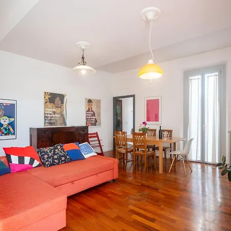 Apartament Guesthost - Lovely In Parma!