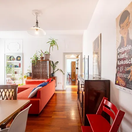 Apartament Guesthost - Lovely In Parma!