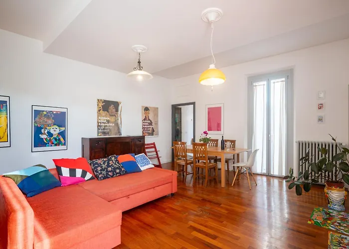 Apartament Guesthost - Lovely In Parma!